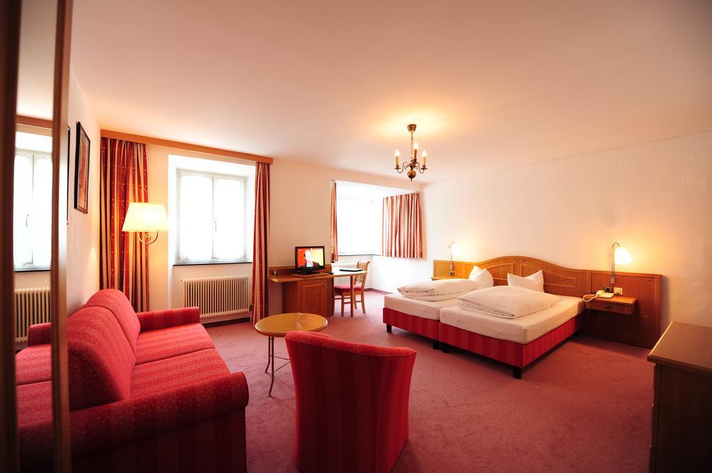 Hotel Krone มาเทร อัม เบรนเนอร์ ห้อง รูปภาพ