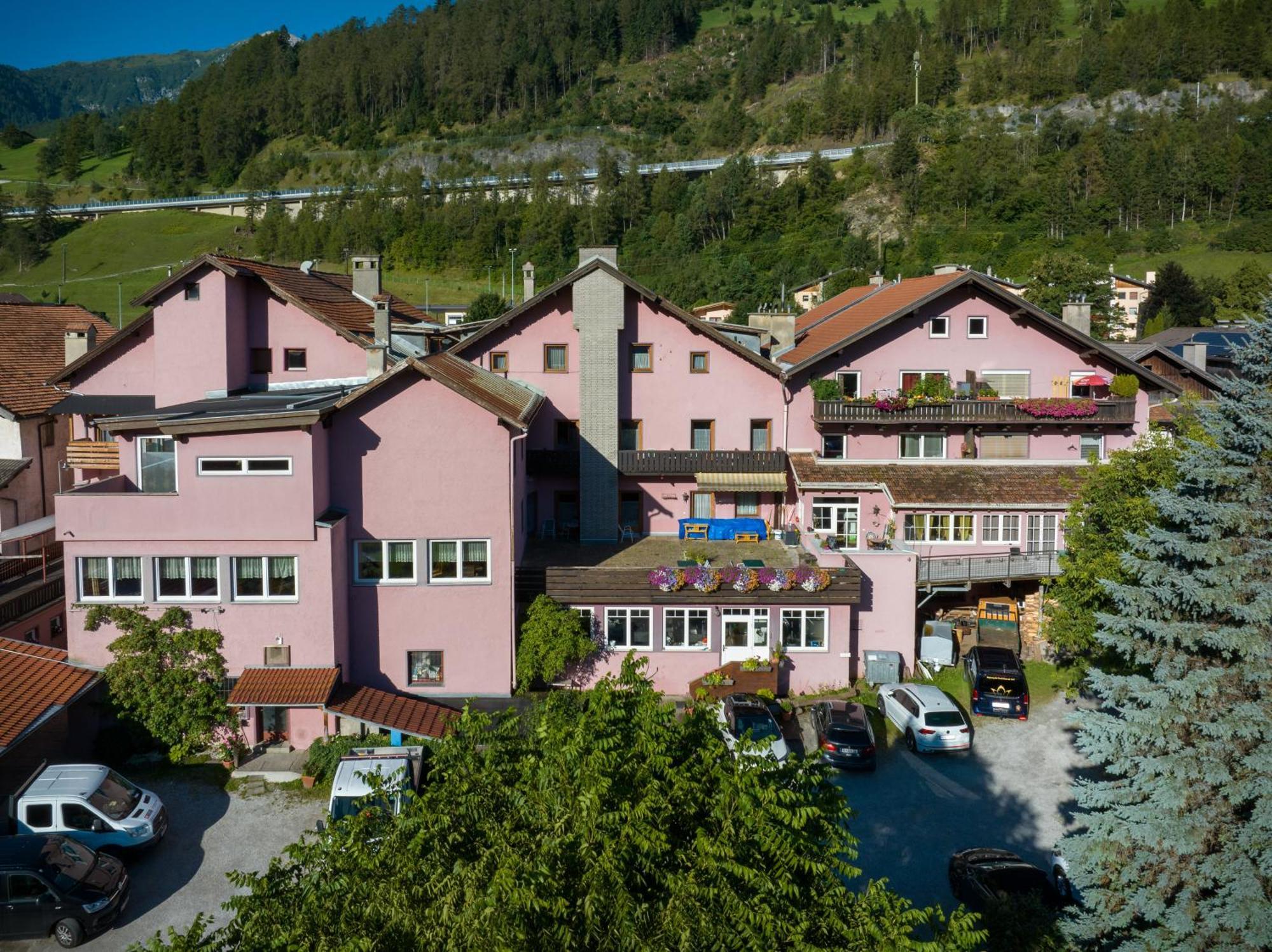 Hotel Krone มาเทร อัม เบรนเนอร์ ภายนอก รูปภาพ