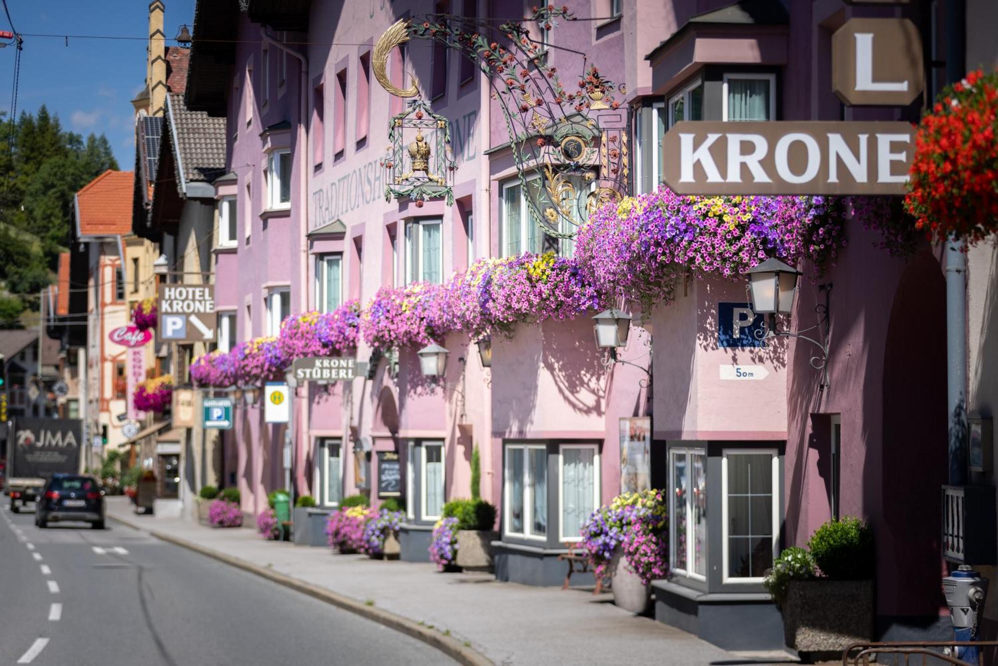 Hotel Krone มาเทร อัม เบรนเนอร์ ภายนอก รูปภาพ