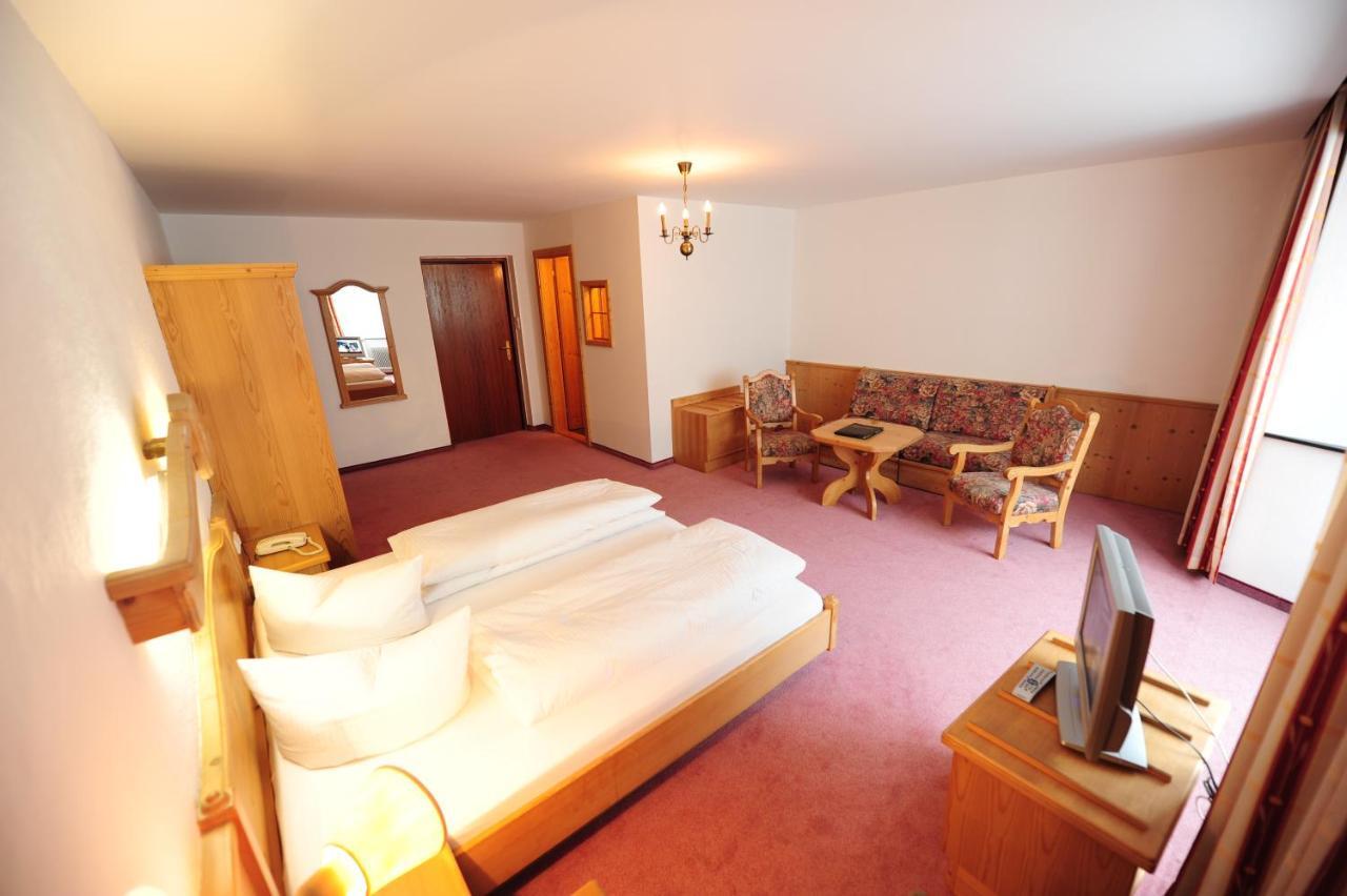 Hotel Krone มาเทร อัม เบรนเนอร์ ภายนอก รูปภาพ