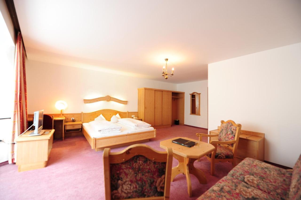Hotel Krone มาเทร อัม เบรนเนอร์ ภายนอก รูปภาพ