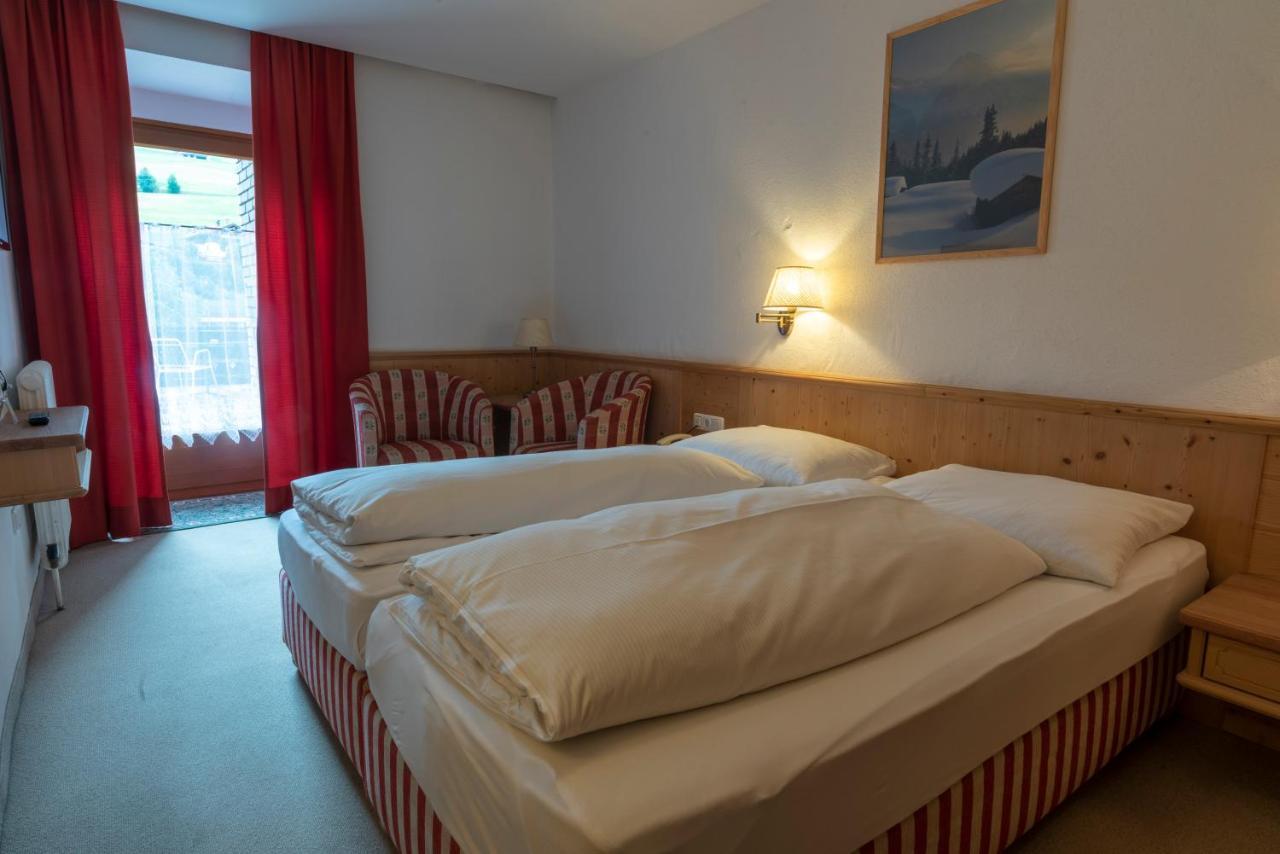 Hotel Krone มาเทร อัม เบรนเนอร์ ภายนอก รูปภาพ