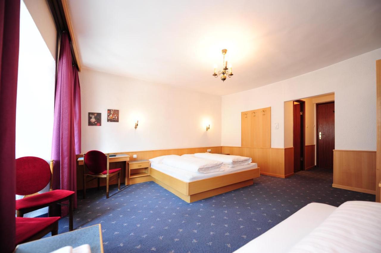 Hotel Krone มาเทร อัม เบรนเนอร์ ภายนอก รูปภาพ