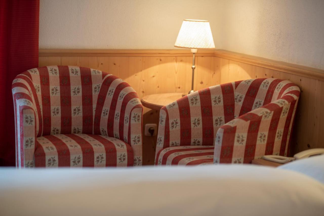 Hotel Krone มาเทร อัม เบรนเนอร์ ภายนอก รูปภาพ
