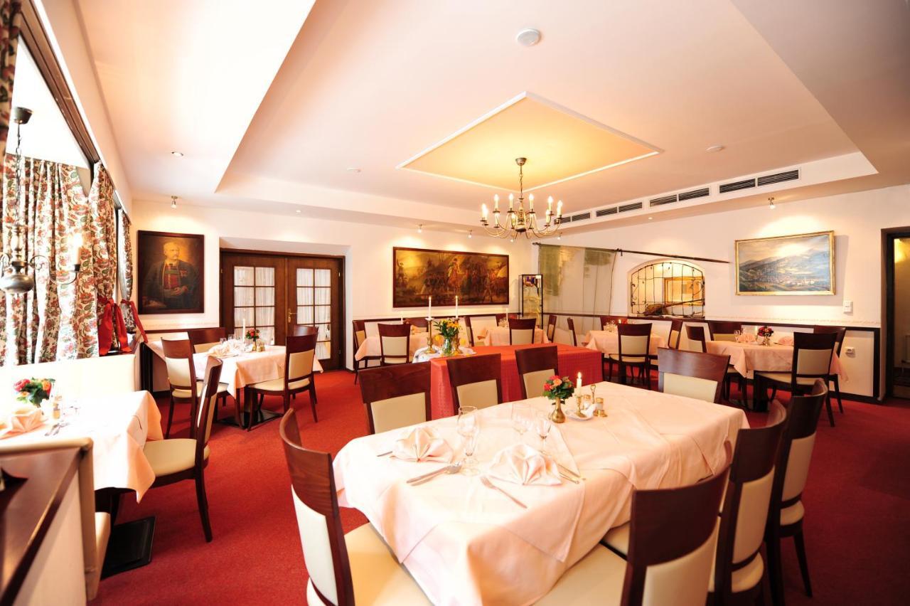 Hotel Krone มาเทร อัม เบรนเนอร์ ภายนอก รูปภาพ
